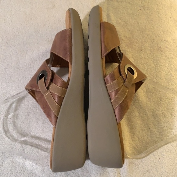 Easy Spirit Sandals Size 8W - Picture 5 of 7